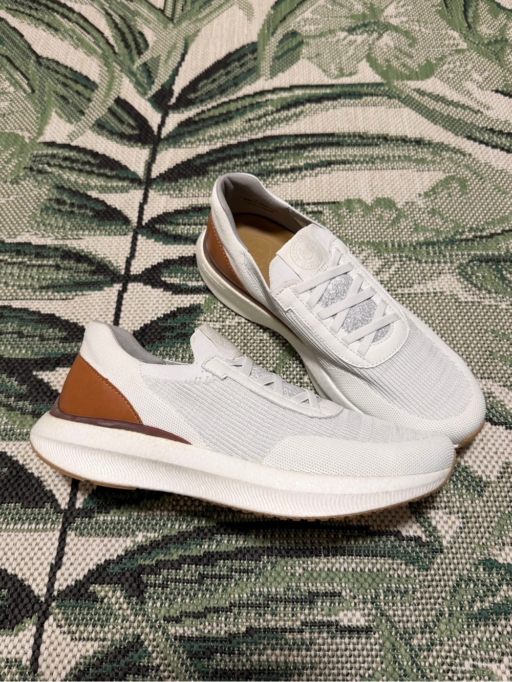 Johnston & Murphy Men's Lightweight Knit Sneakers in White with Tan Accent 10.5